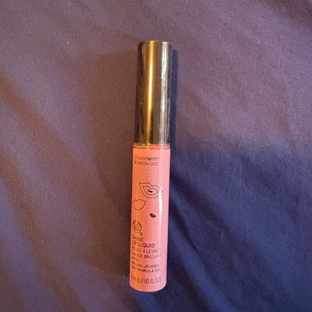 Strawberry Shine Liquid Lipstick